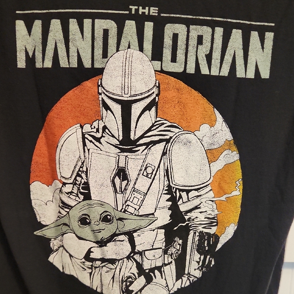 Star Wars Mandalorian Black and Orange Tee - Picture 2 of 4